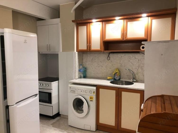 Apartament cu 3 camere decomandat în Medicină