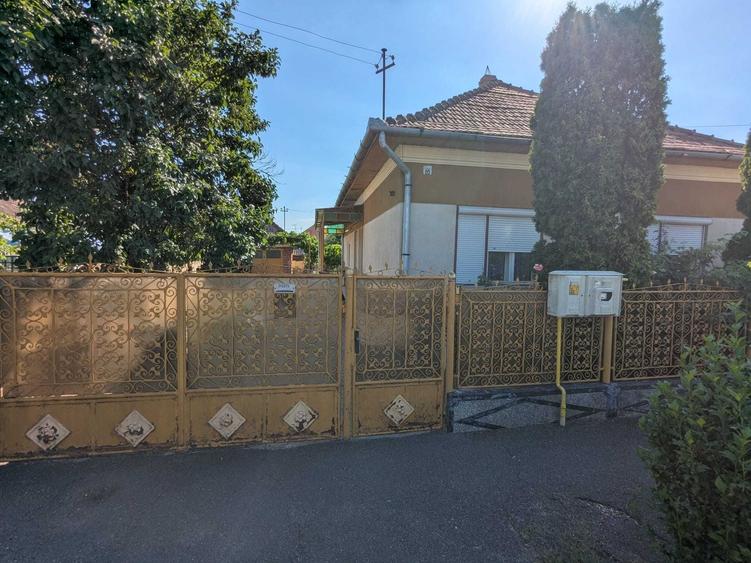 Casă cu 4 camere în Exterior Vest