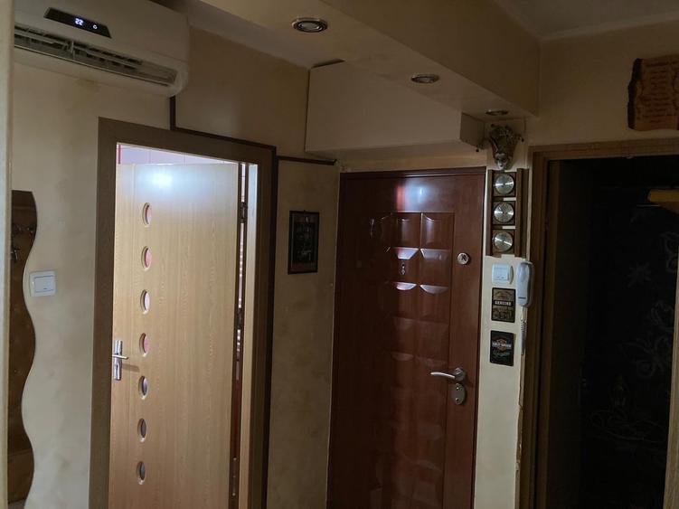 Apartament cu 2 camere decomandat în Eroii Revoluției