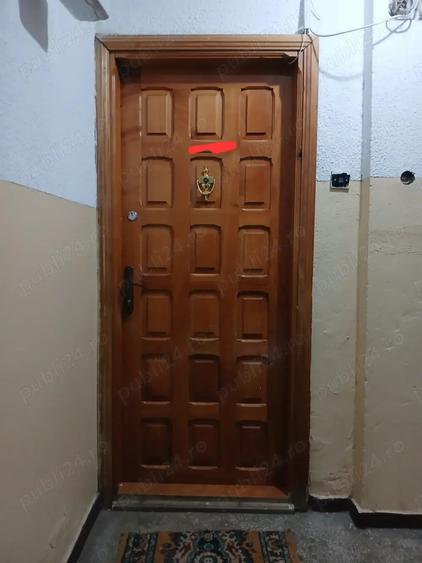 Apartament cu 3 camere decomandat în Eremia