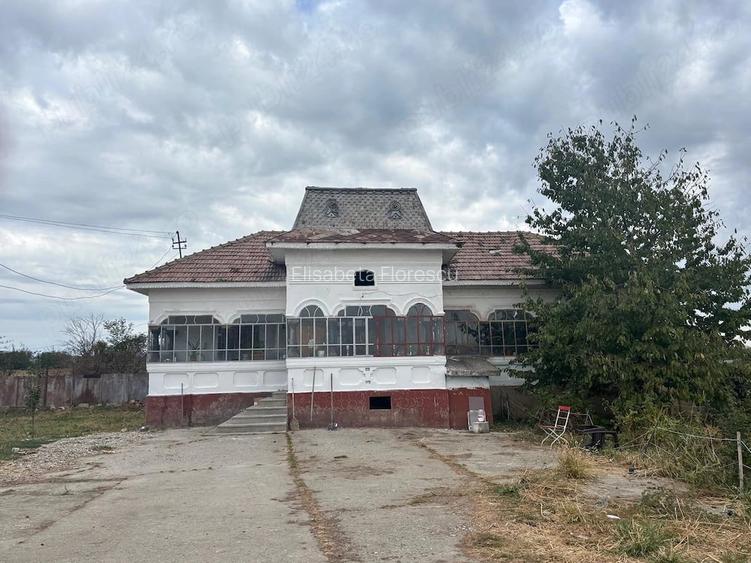 Casa + ferma 3221 mp | Zavideni, Valcea | Recent renovat
