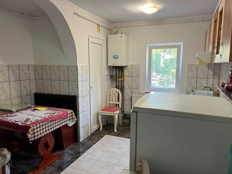 Apartament cu 2 camere semidecomandat în Micro 16