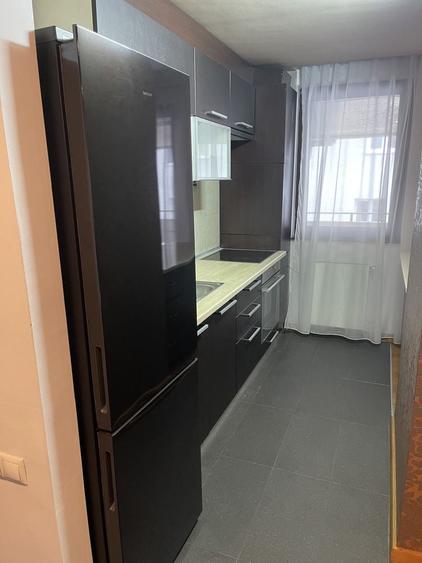 Apartament cu 3 camere decomandat în Andrei Mureșanu