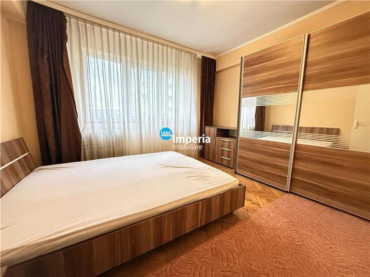Apartament cu 3 camere decomandat în Central