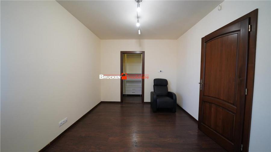 Apartament cu 3 camere decomandat în Ultracentral