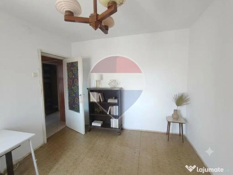 Apartament cu 3 camere decomandat în Central