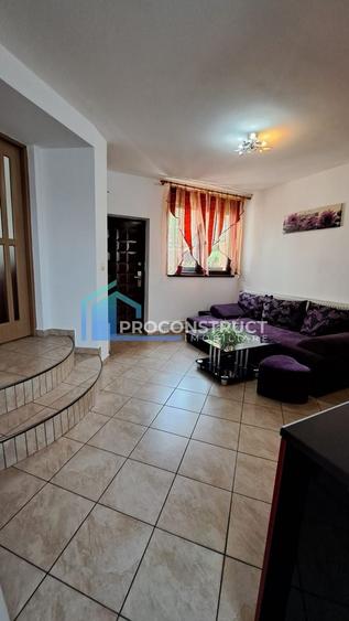 Casă individuală cu 3 camere cu Canalizare în Lipovei