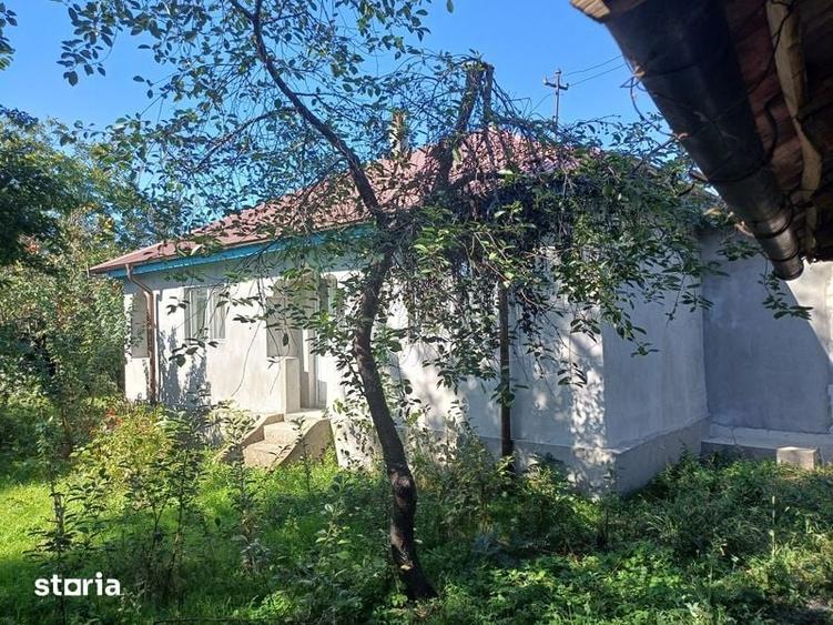 Casă cu 4 camere cu Teren 70 Mp în Colceag