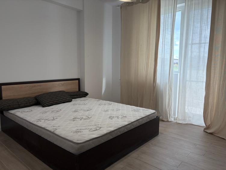 Apartament cu 3 camere decomandat în Titan