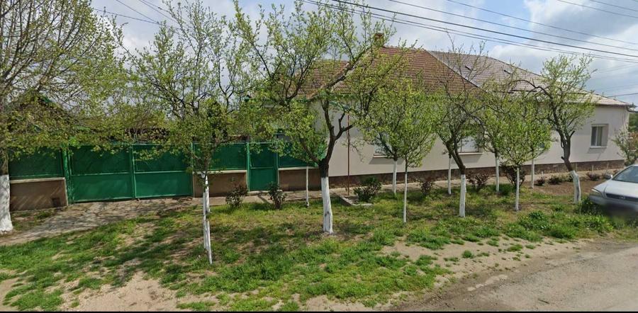 Casă cu 3 camere în Chișineu-Criș