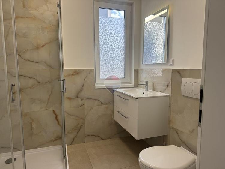 Apartament cu 2 camere semidecomandat, mobilat în Florești