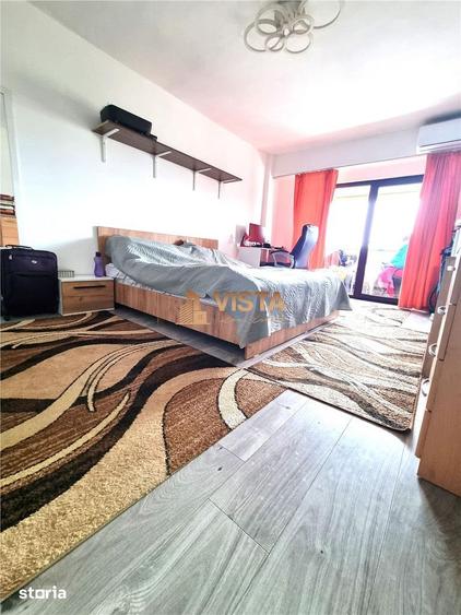 Apartament cu 4 camere decomandat în Triaj