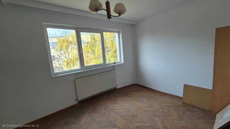 Apartament cu 3 camere semidecomandat în Astra