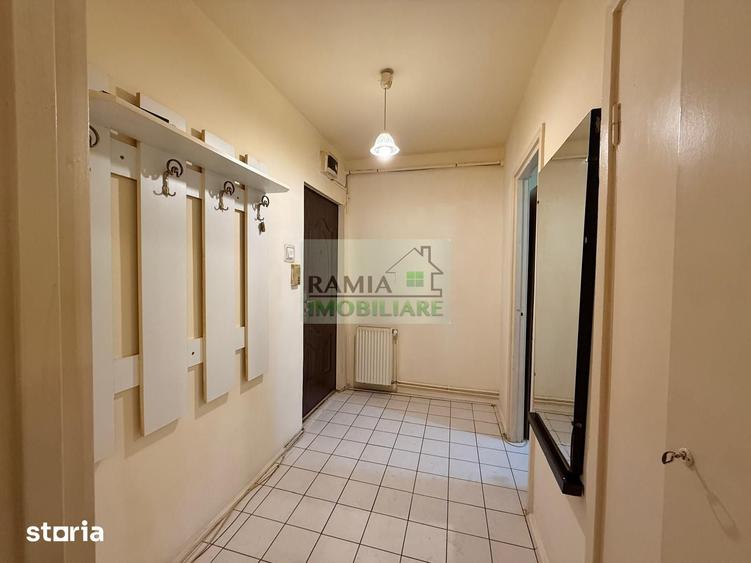 Apartament cu 2 camere semidecomandat în Centrul Istoric