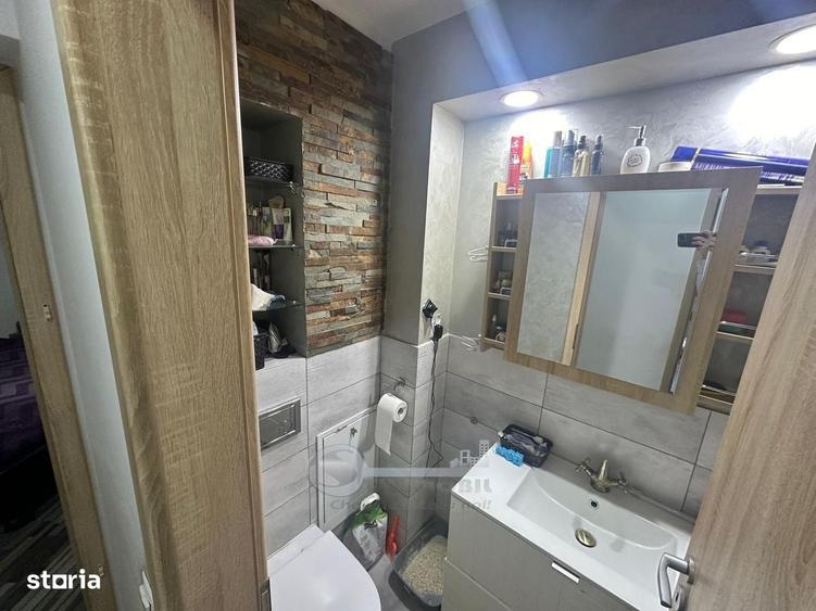 Apartament cu 4 camere decomandat în Nicolina
