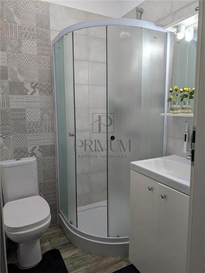 Apartament cu 3 camere semidecomandat, mobilat în Giroc