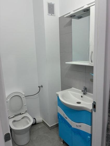 Apartament cu 3 camere decomandat, mobilat în Central