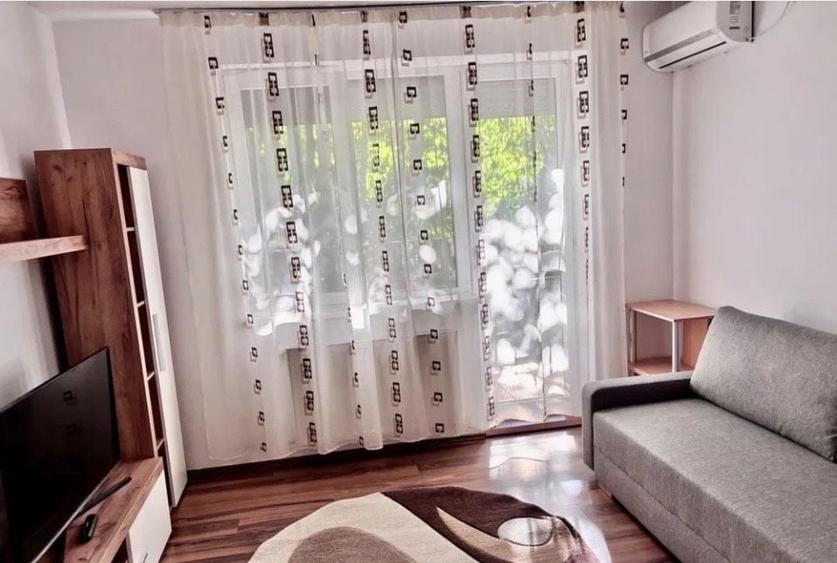 Apartament cu 2 camere semidecomandat în Careiului