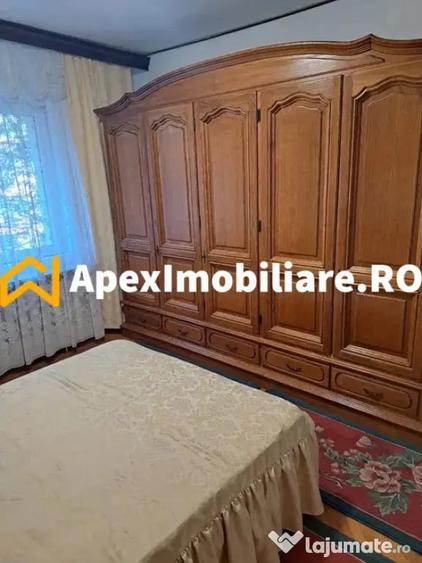 Apartament cu 3 camere decomandat în Obor