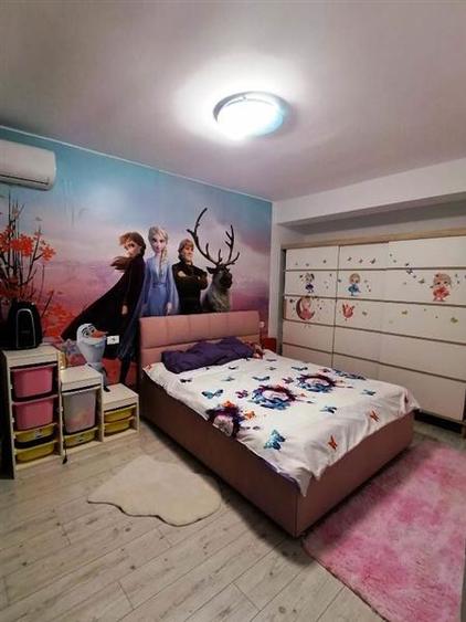 Casă cu 5 camere cu Teren 218 Mp în Prelungirea Ghencea
