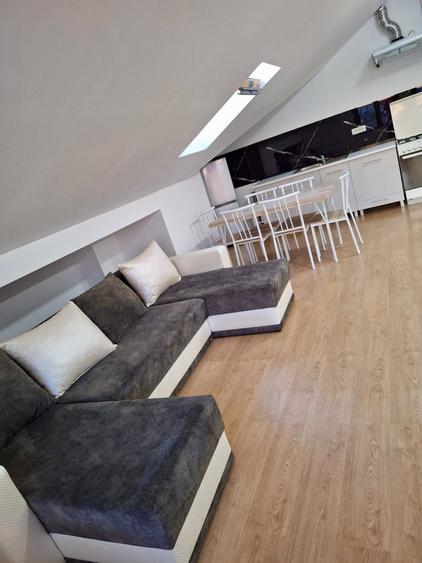 Apartament cu 3 camere decomandat în Cetate