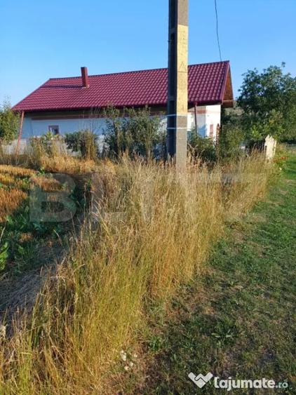 Casa din caramida cu teren generos de 4.717 mp | Dealu, - 4