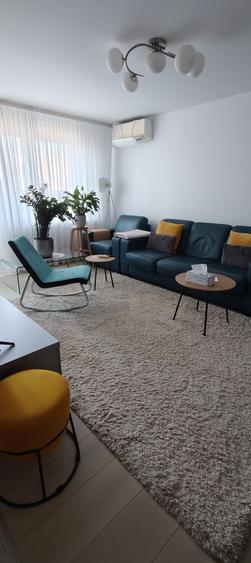 Apartament cu 3 camere decomandat în Chiajna