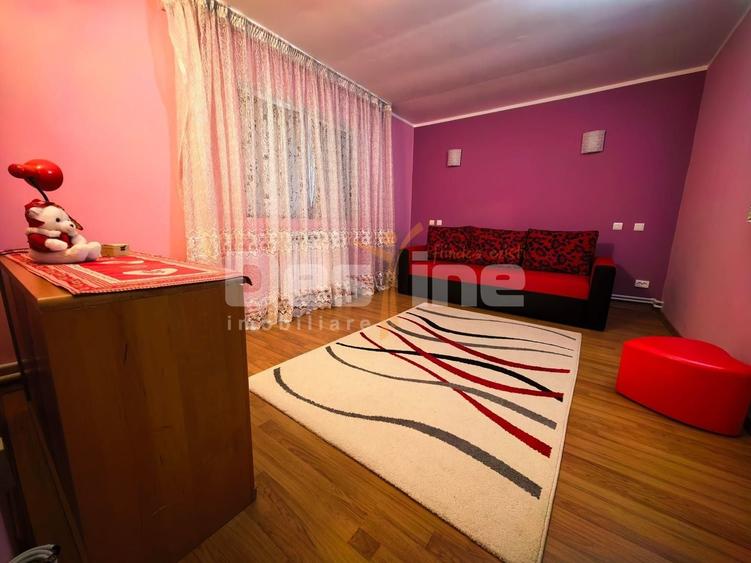 Casă individuală cu 5 camere cu Canalizare în Bălteni
