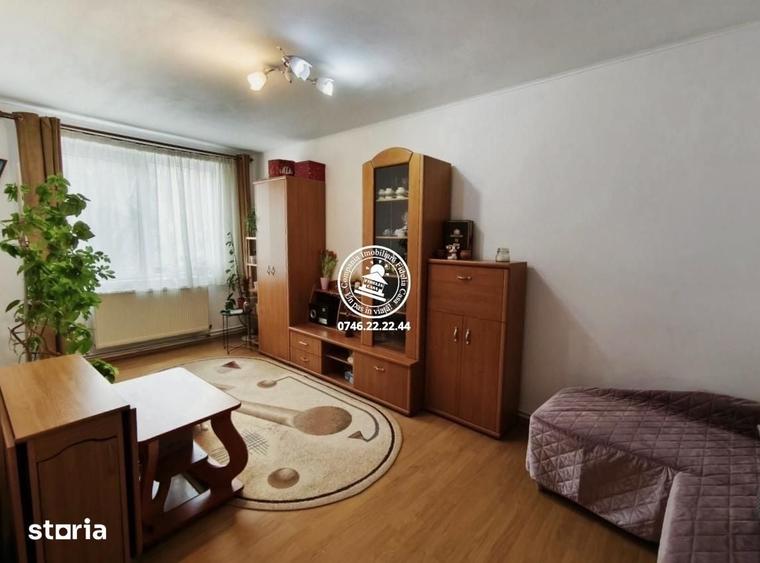 Apartament cu 3 camere decomandat în Frumoasa
