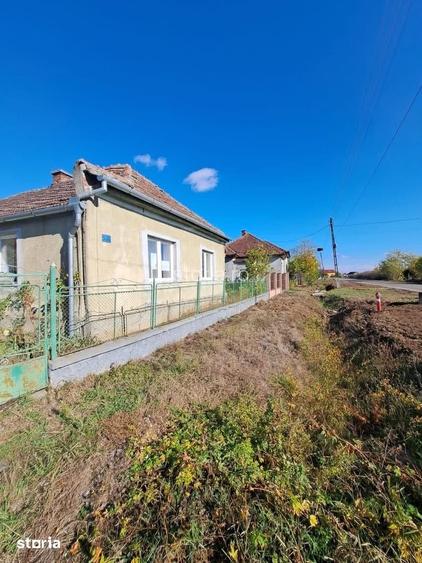 Casa 3 camere , Ghilvaci , 13 ARI teren , 28.000 euro negociabil