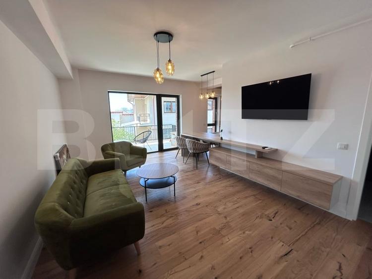Apartament cu 3 camere decomandat, mobilat în Central