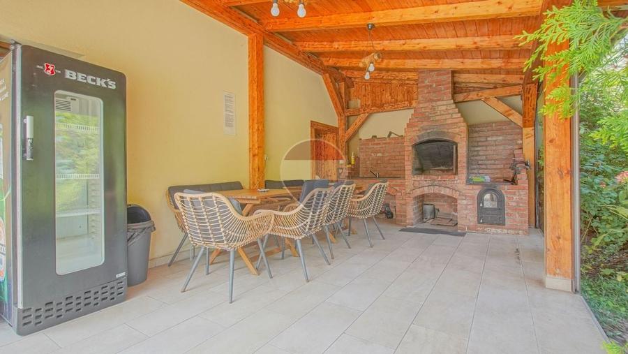 Casă individuală cu 8 camere cu Piscina în Baciu