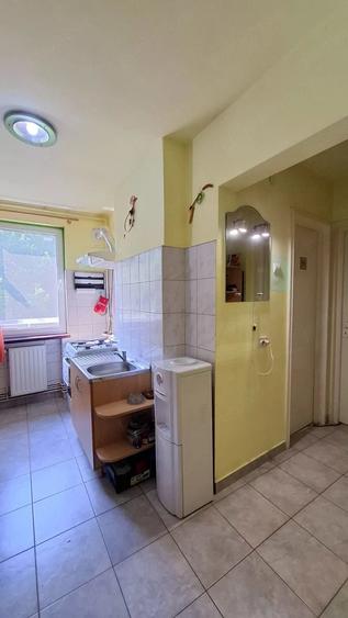 Apartament cu 3 camere decomandat în Tudor