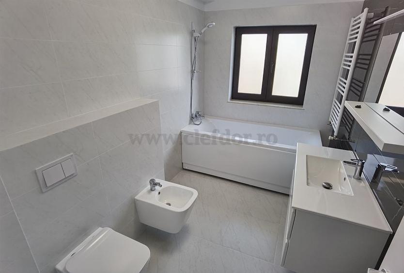Casă individuală cu 6 camere cu Piscina în Iancu Nicolae
