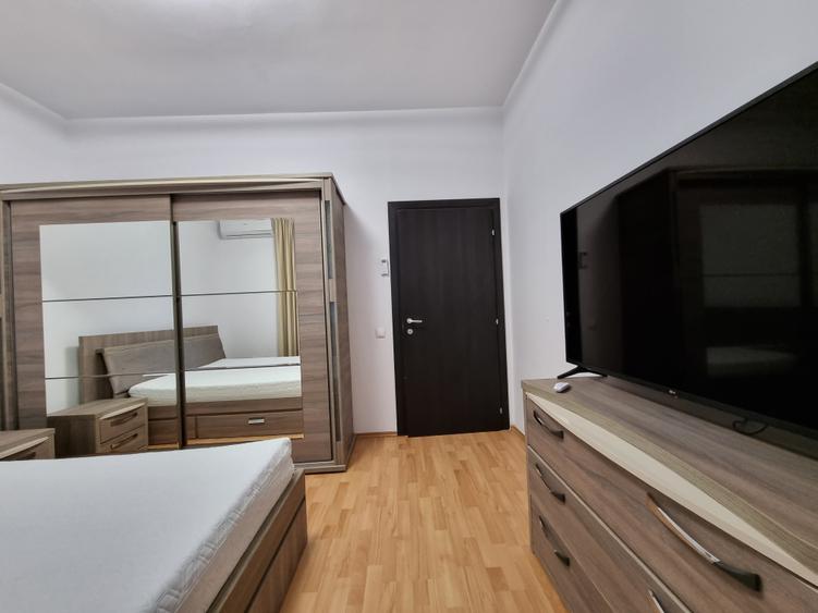 Apartament cu 2 camere semidecomandat în P-ța Universității