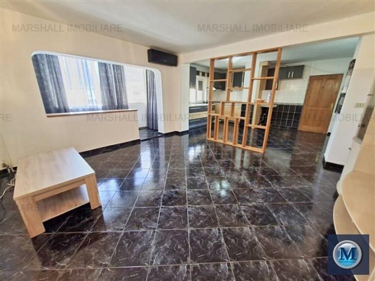 Apartament cu 3 camere decomandat, mobilat în Cioceanu