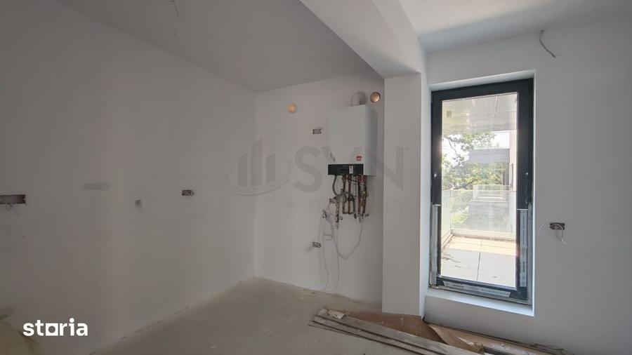 Apartament cu 5 camere decomandat în Centrul Civic