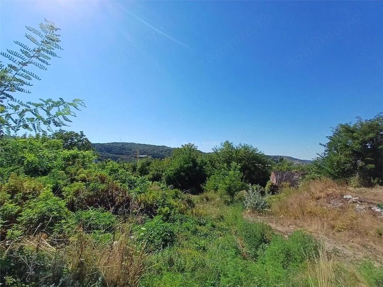 Teren de 473 mp, în Mociur