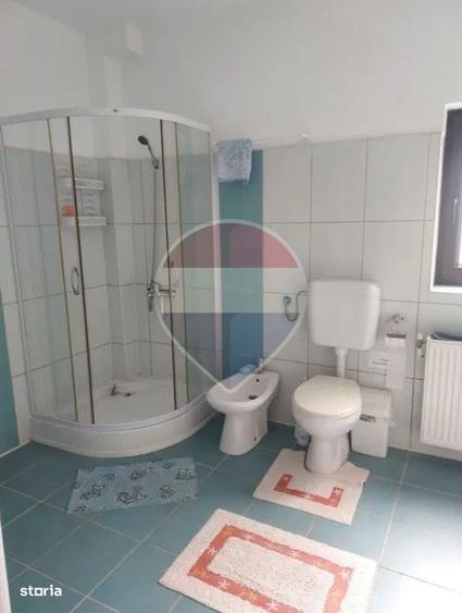 Casă cu 4 camere cu Teren 2100 Mp în Central