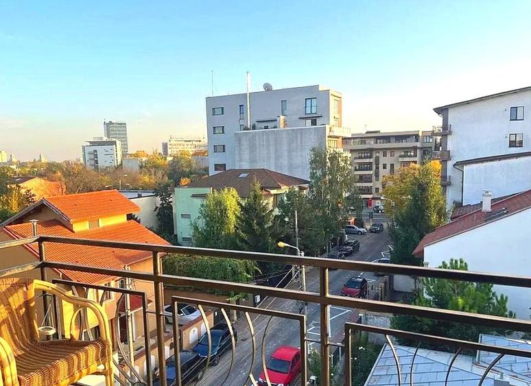 Apartament cu 3 camere decomandat, mobilat în Dămăroaia