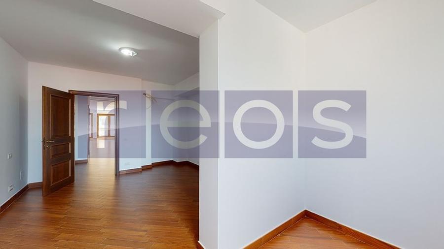 Apartament cu 4 camere decomandat în Beller