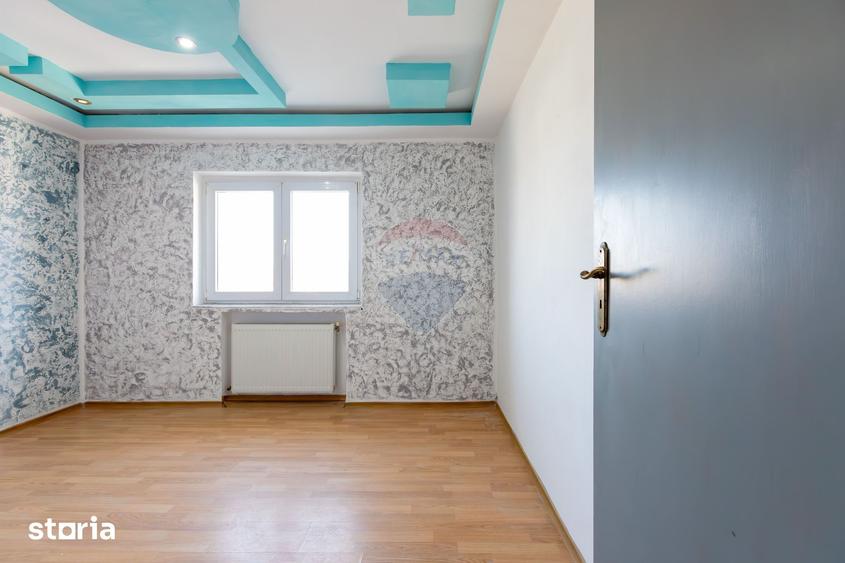 Apartament cu 3 camere în Traian