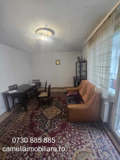 Apartament cu 3 camere decomandat în Păcii