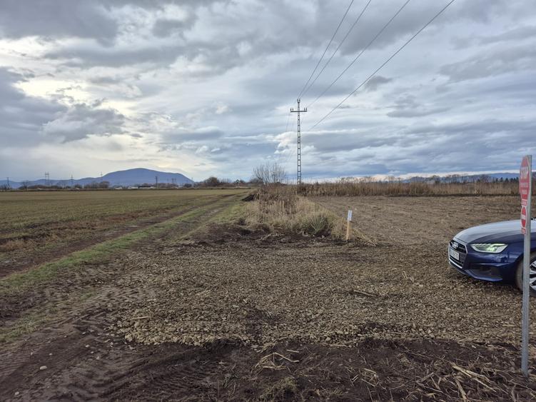 Teren Construcții intravilan de 500 mp, în Stupini