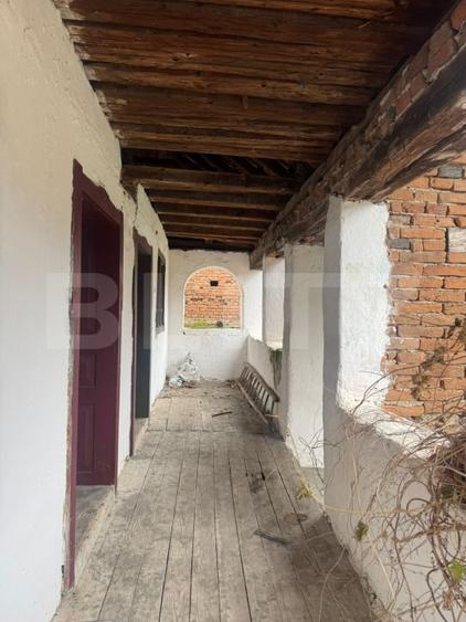 Casă individuală cu 2 camere cu Canalizare în Hunedoara