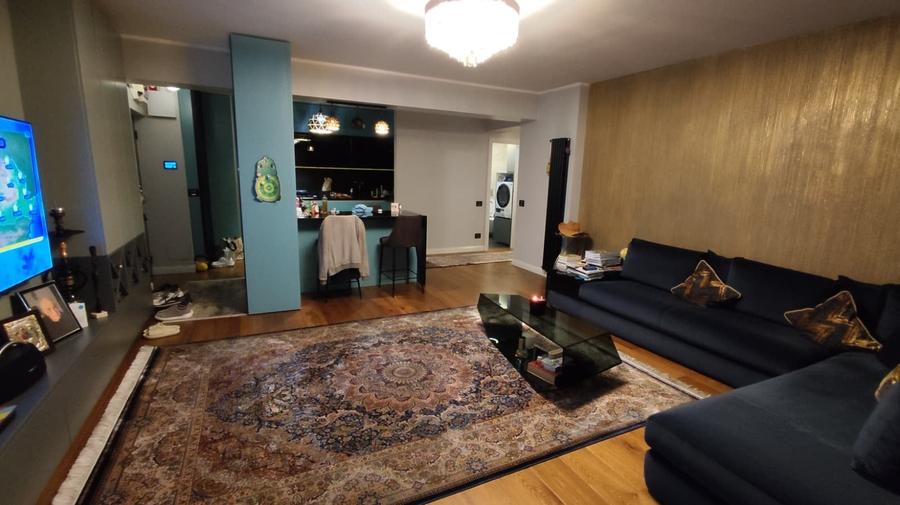 Apartament cu 3 camere decomandat în Baba Novac