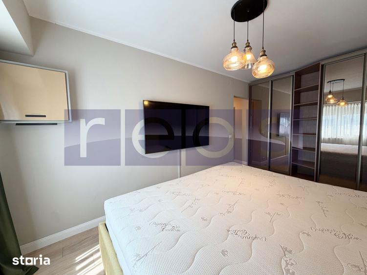 Apartament cu 4 camere decomandat în Victoriei