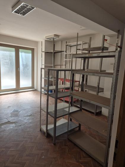 Spațiu comercial, de 140 mp, în Vitan