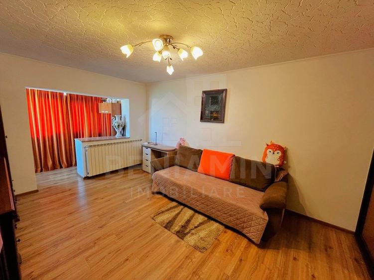 Apartament cu 2 camere decomandat în Craiovița Nouă
