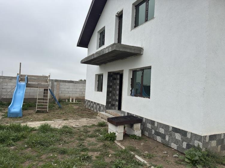 Casă cu 4 camere în Central